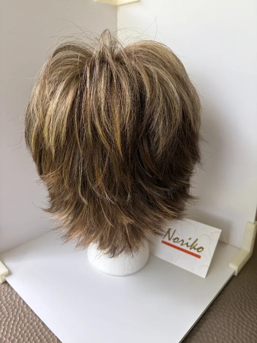 Noriko NORI in Chocolate Frost R, Petite/Avg Cap, Synthetic Wig, NWT